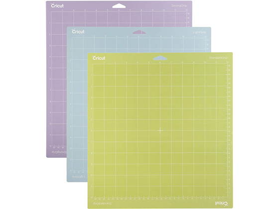 ALFOMBRILLA DE CORTE CRICUT ADHESIVA (KIT DE 3) 12" X 12 ", GOMA LIGERA PARA MATERIALES LIVIANOS Y PESADOS, PAPEL DE COPIA, CONSTRUCCION, VINIL ,CARTULINA LIGERA. PARA CORTAR Y ESCRIBIR CON SU PLOTTER DE CORTE MODELOS EXPLORE Y MAKER (2003546).