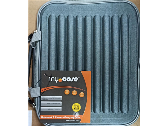 BULTO PARA LAPTOP MYO 10.2" TIPO SLEEVE, GRIS (MCUNI-10G)