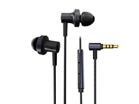 AUDIFONO CON MICROFONO XIAOMI, MI IN EAR, BAJA DISTORCION DE SONIDO, DISEÑO PATENTADO Y DURADERO. NEGRO / SILVER