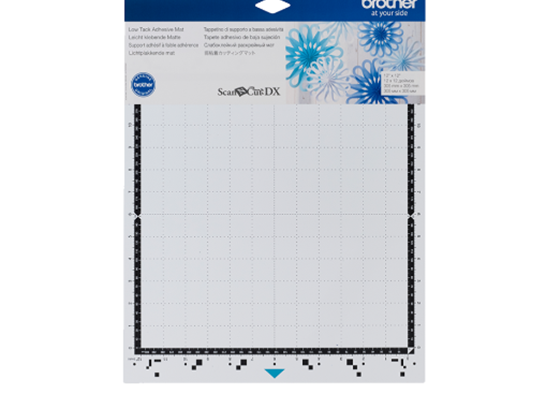 TAPETE DE CORTE ADHESIVO BROTHER DE BAJA ADHERENCIA DE 12" X 12" DISEÑADO PARA MÁQUINAS DE CORTE Y ESCANEO BROTHER SCANNCUT DX.