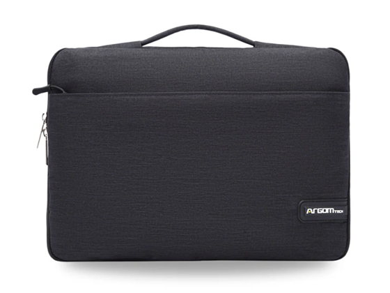 BULTO PARA LAPTOP ARGOM 13' Y 14" TIPO SLEEVE, FITS, IMPERMEABLE, COMPARTIMENTO PRINCIPAL Y BOLSILLO DELANTERO, INTERIOR SUAVE PARA MAYOR PROTECCION, NEGRO