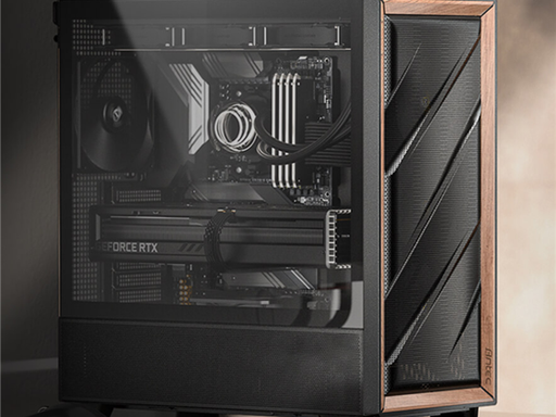 [107897] CASE GAMING ANTEC FLUX MID-TOWER. COLOR NEGRO. ESTE CHASIS CUENTA CON LA INNOVADORA PLATAFORMA F-LUX (FLOW LUXURY) DE ANTEC, DISEÑADA PARA UN FLUJO DE AIRE ÓPTIMO Y UNA REFRIGERACIÓN MEJORADA DE LA GPU. INCORPORA UN PANEL FRONTAL CON COMBINACIÓN DE MALLA Y ACABADO DE MADERA (NOGAL). INCLUYE CINCO VENTILADORES PWM PREINSTALADOS: TRES DE 120MM EN EL FRONTAL, UNO DE 120MM DE FLUJO INVERSO EN LA CUBIERTA DE LA FUENTE DE PODER, Y UNO DE 140MM EN LA PARTE TRASERA. EL DISEÑO MULTIDIRECCIONAL DE VENTILACIÓN PERMITE UNA ENTRADA DE AIRE EXTENSA. CUENTA CON PANEL LATERAL DE VIDRIO TEMPLADO DE 4MM. CONECTIVIDAD FRONTAL: DOS PUERTOS USB 3.0, UN PUERTO USB TIPO-C (10GBPS) Y UN CONECTOR COMBINADO DE AURICULARES/MICRÓFONO. SOPORTA PLACAS BASE E-ATX (HASTA 330MM), ATX, MICRO-ATX E ITX. ALTURA MÁXIMA DISIPADOR CPU: 180MM. LONGITUD MÁXIMA GPU: 408MM. CAPACIDAD PARA DOS UNIDADES DE 3.5"/2.5" Y UNA DE 2.5". FUENTE DE PODER ATX (HASTA 235MM CON HDD). FILTRO DE POLVO INFERIOR.