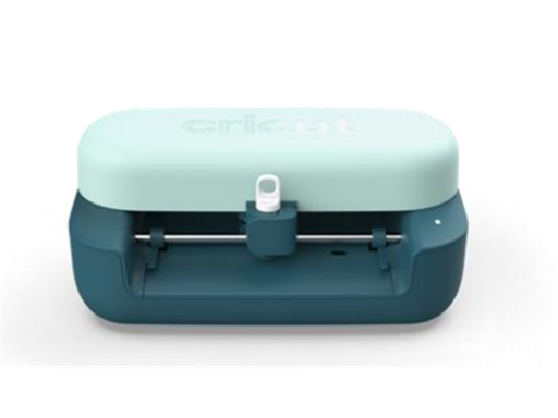 [109925] MAQUINA DE CORTE CRICUT JOY 2 VERDE, ULTIMATE BUNDLE PARA 75 PROYECTOS - KIT DE HERRAMIENTAS INCLUIDAS: CARTULINAS VALUE 21.5CM X 28CM, VINILOS SMART 14CM X 21.6CM, CINTA TRANSFERENCIA 14CM X 21.6CM, ADHESIVOS SMART IRON-ON 14CM X 21.6 CM, SET DE TARJETAS, VINILO IMPRIMIBLE 8.5" X 11", HERRAMIENTA CORTE DE PUNTA FINA, HERRAMIENTA DE RAYADOR, MARCADOR DOBLE PUNTA, TAPETE DE CORTE 4.4" X 12", TAPETE DE TARJETAS, REGLA DE PAPEL, DESBROZADORA, RASPADOR, ESPATULA, RECORTADOR, PINZA INVERTIDAS, TIJERA, TAPETE PRENSADO 5.5" X 8.5" (2012209)